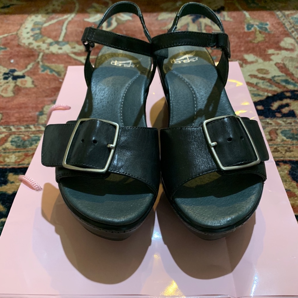 Dansko platform sandals size 38!